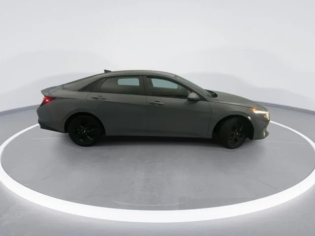 Used 2022 Gray Hyundai SEL image 7