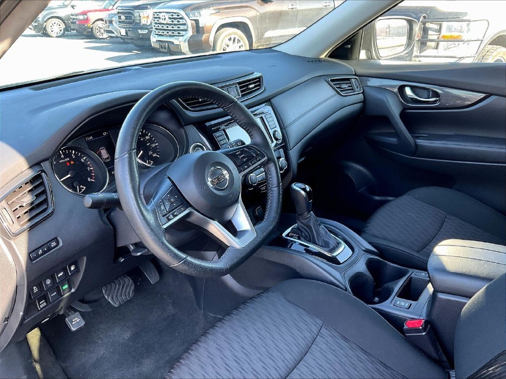 Used 2020 Green Nissan SV image 5