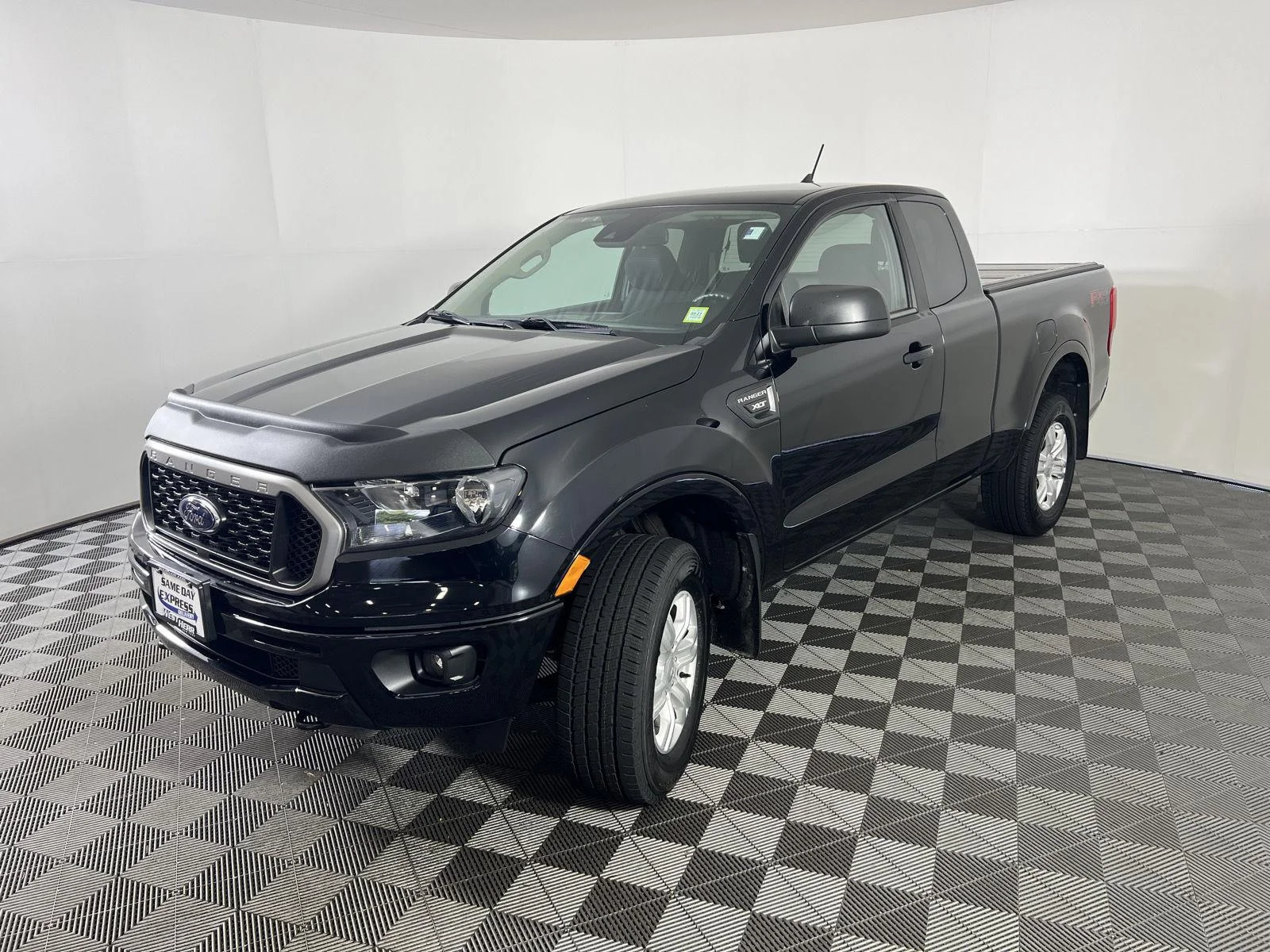 Used 2022 Shadow Black Ford XLT image 3
