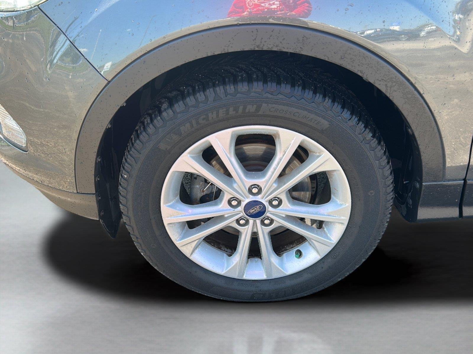 Used 2017 Magnetic Ford SE image 14