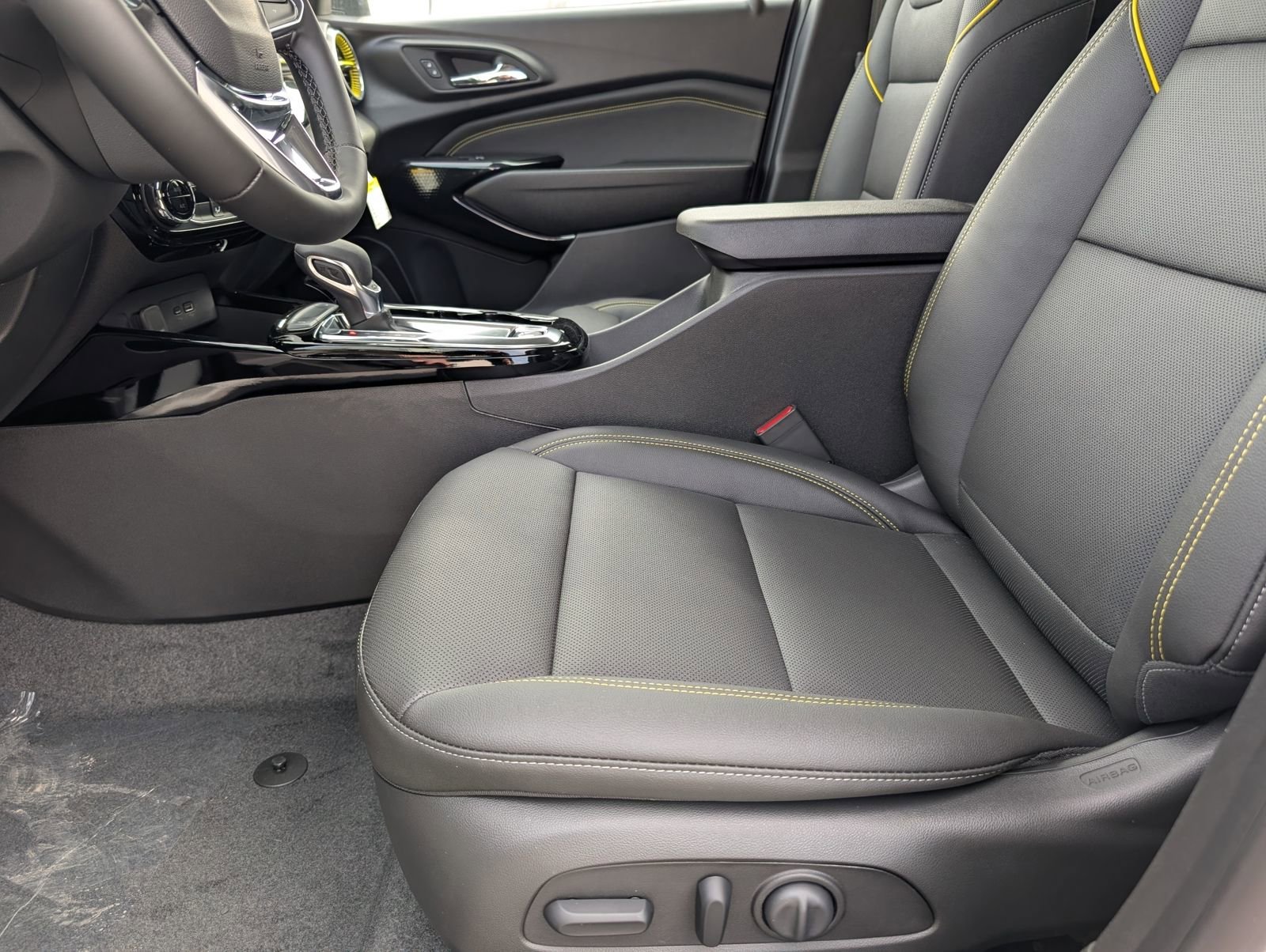 2026 Chevrolet Trax Activ - Photo 8