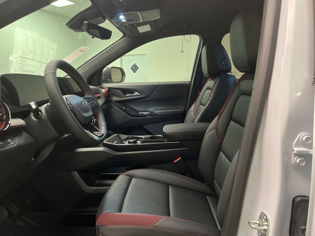2027 Chevrolet Equinox RS - Photo 11
