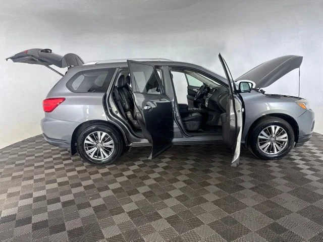 Used 2017 Gray Nissan SL image 13