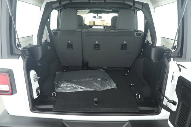 New 2026 Bright White Clear-Coat Exterior Paint Jeep Sport image 5