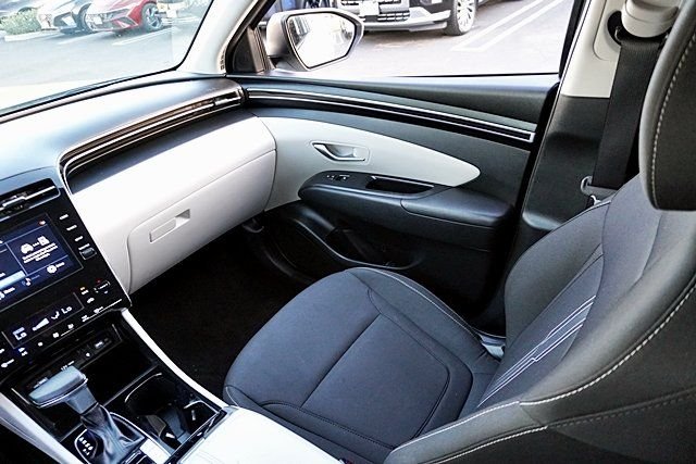 Used 2024 Silver Hyundai SEL image 21