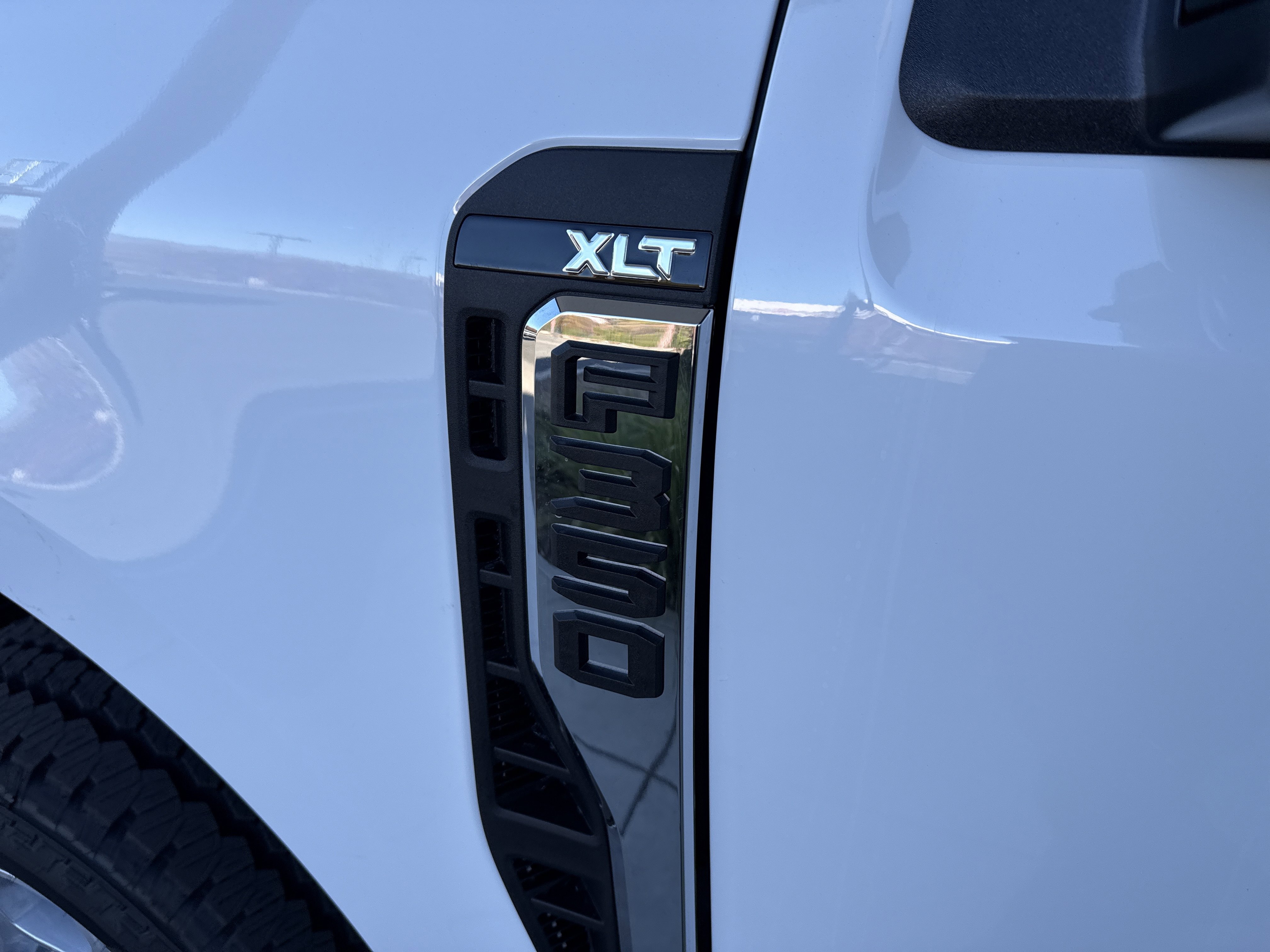2026 Ford F-350 Super Duty XLT - Photo 8