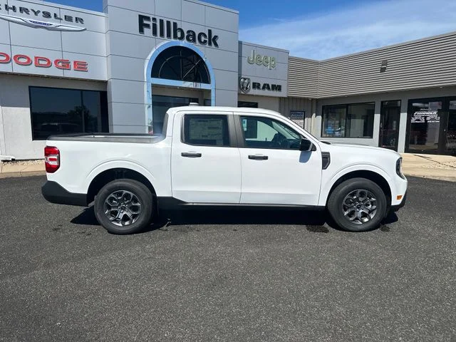 New 2025 Oxford White Ford XLT image 9