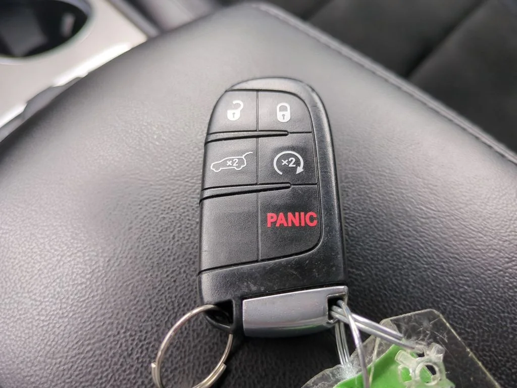 Used 2022 Black Jeep Laredo X image 30