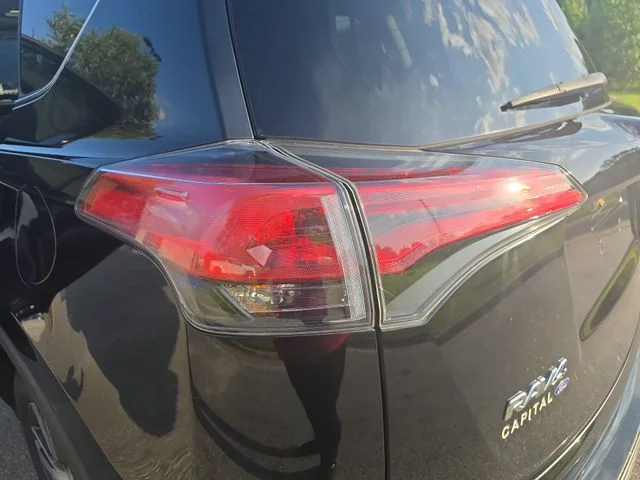 Used 2018 Black Toyota XLE image 35