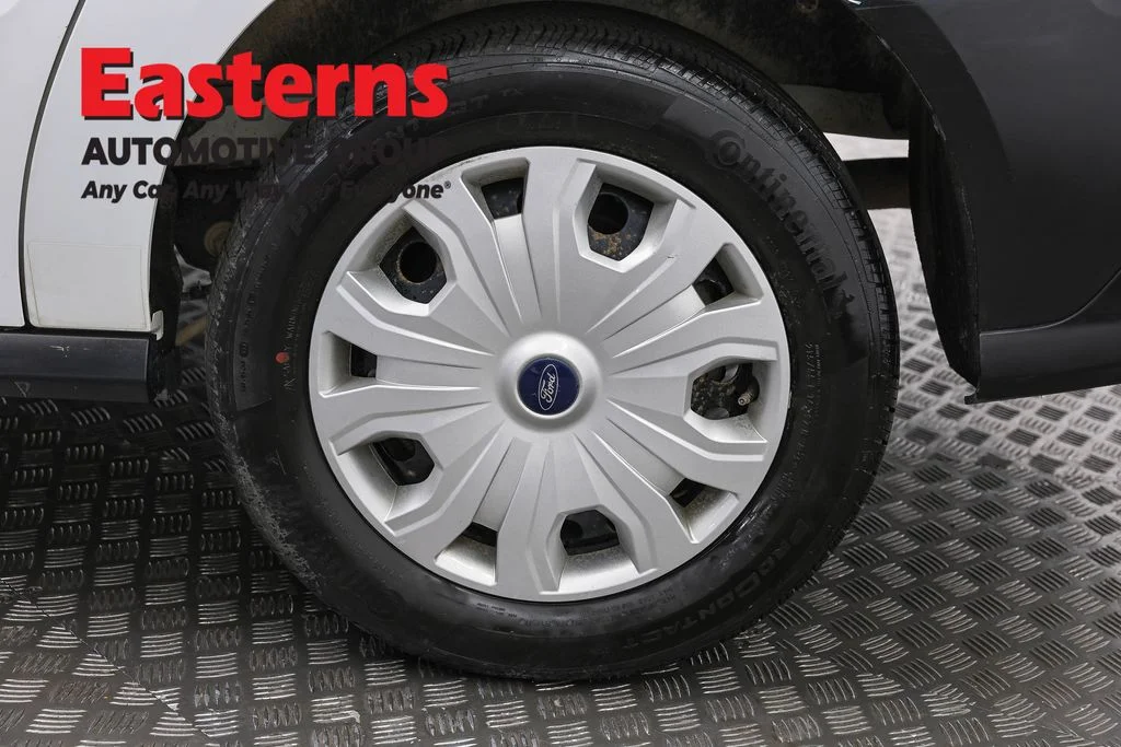 Used 2022 White Ford XL image 32
