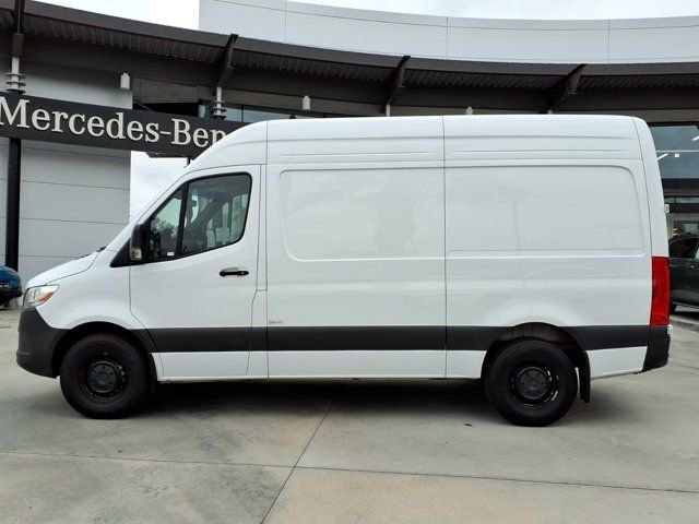 Used 2025 Arctic White Mercedes-Benz M2CA4S image 22