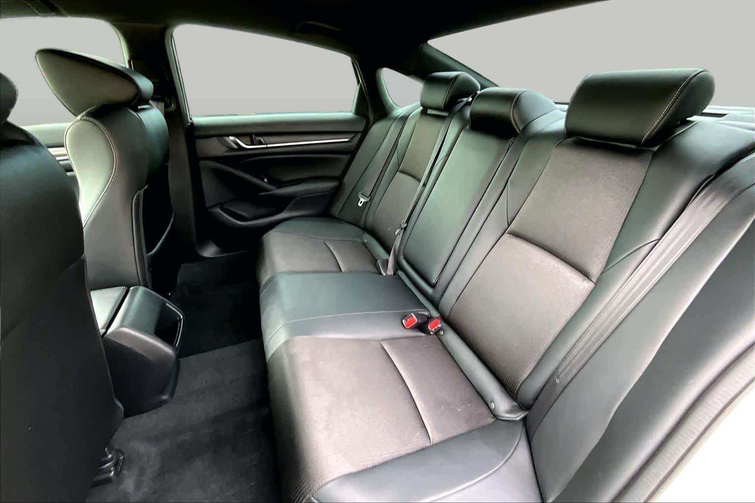 Used 2022 Platinum White Pearl Honda Sport image 19