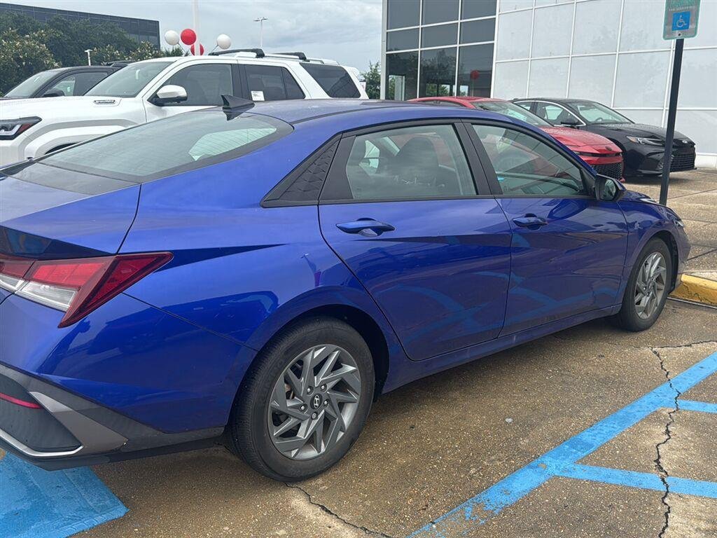 Used 2024 Intense Blue Hyundai SEL image 3