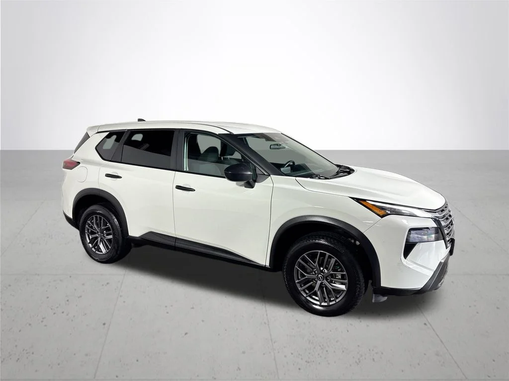 Used 2024 White Nissan S image 4