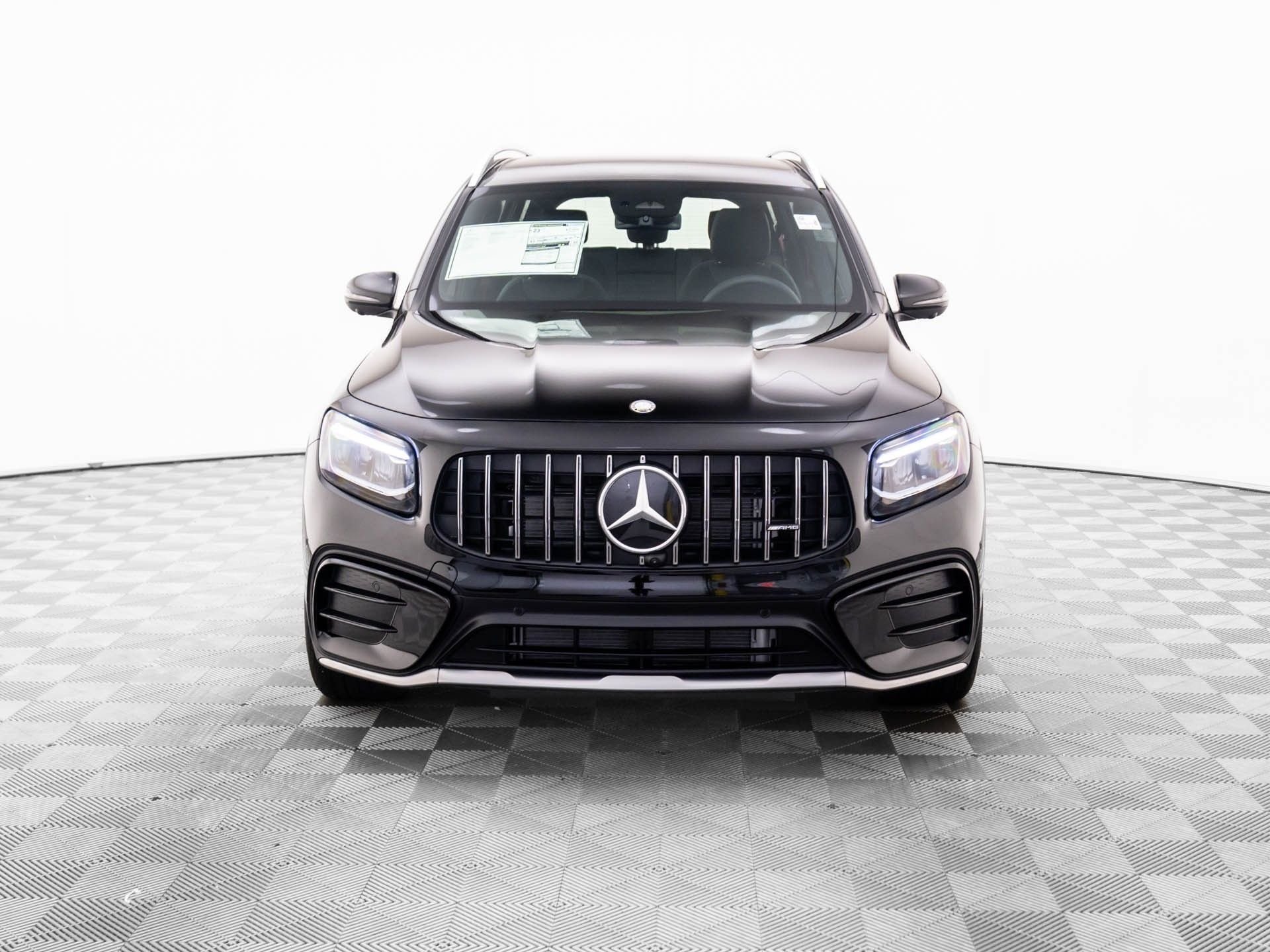 2026 Mercedes-Benz GLB AMG GLB 35 - Photo 9