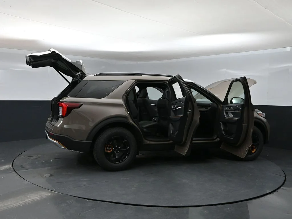 New 2026 Gray Ford Tremor image 41