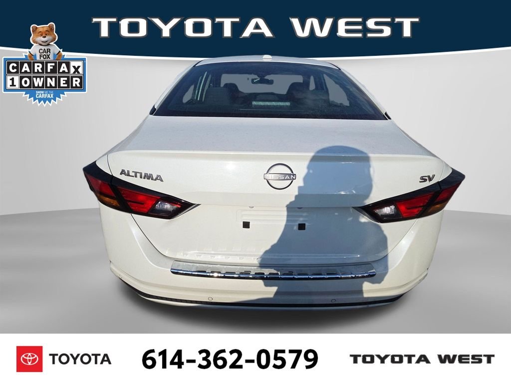 Used 2023 White Nissan 2.5 SV image 7
