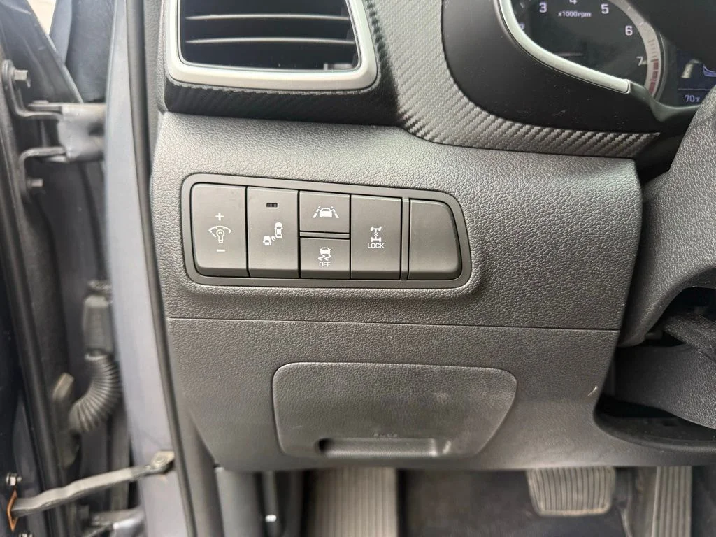 Used 2019 Gray Hyundai SEL image 14