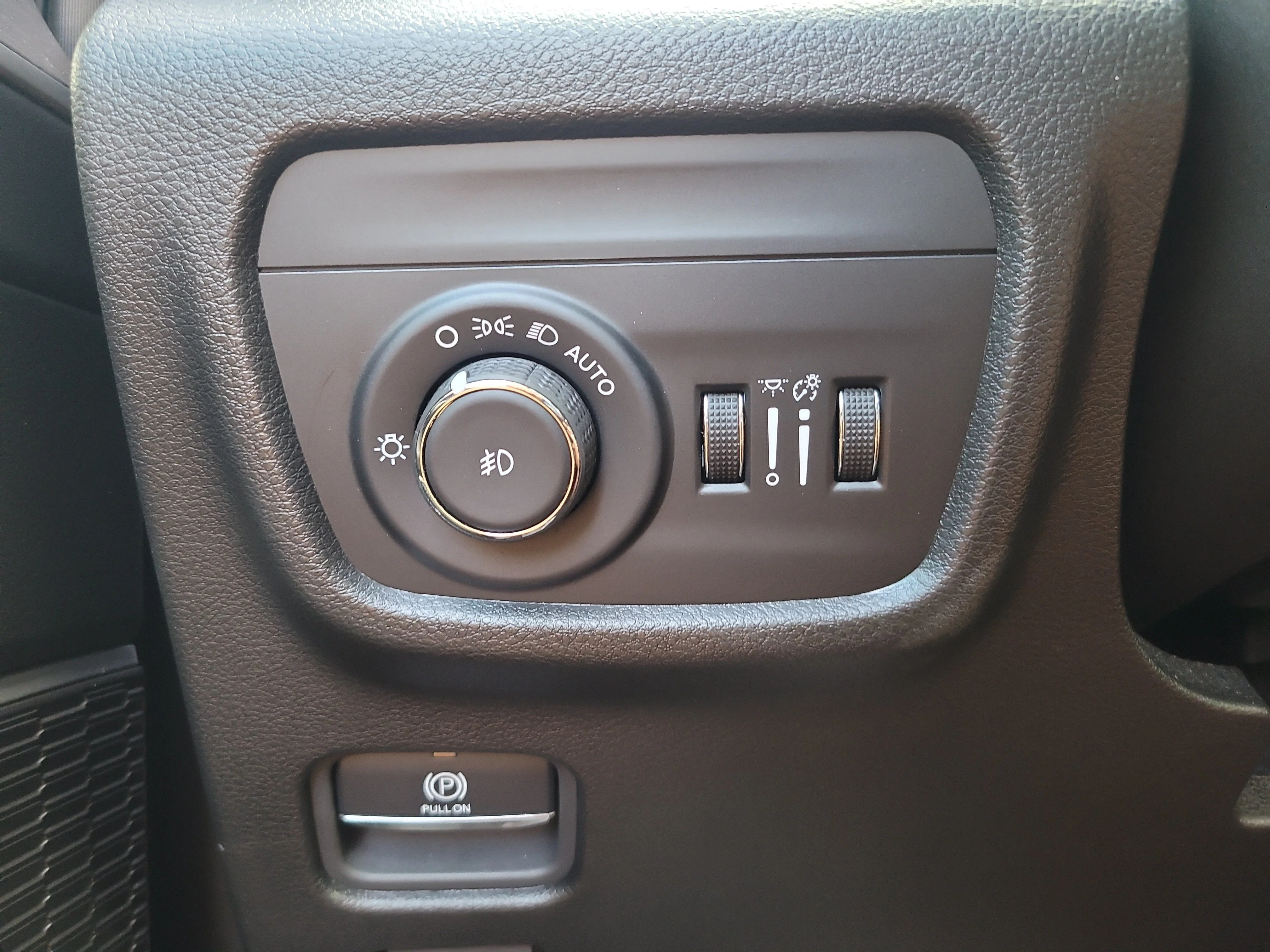 Used 2024 Silver Zynith Jeep Limited image 31