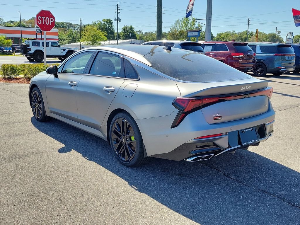 New 2026 Gray Kia GT image 4