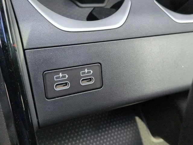 New 2026 Mineral White Metallic BMW xDrive28i image 33