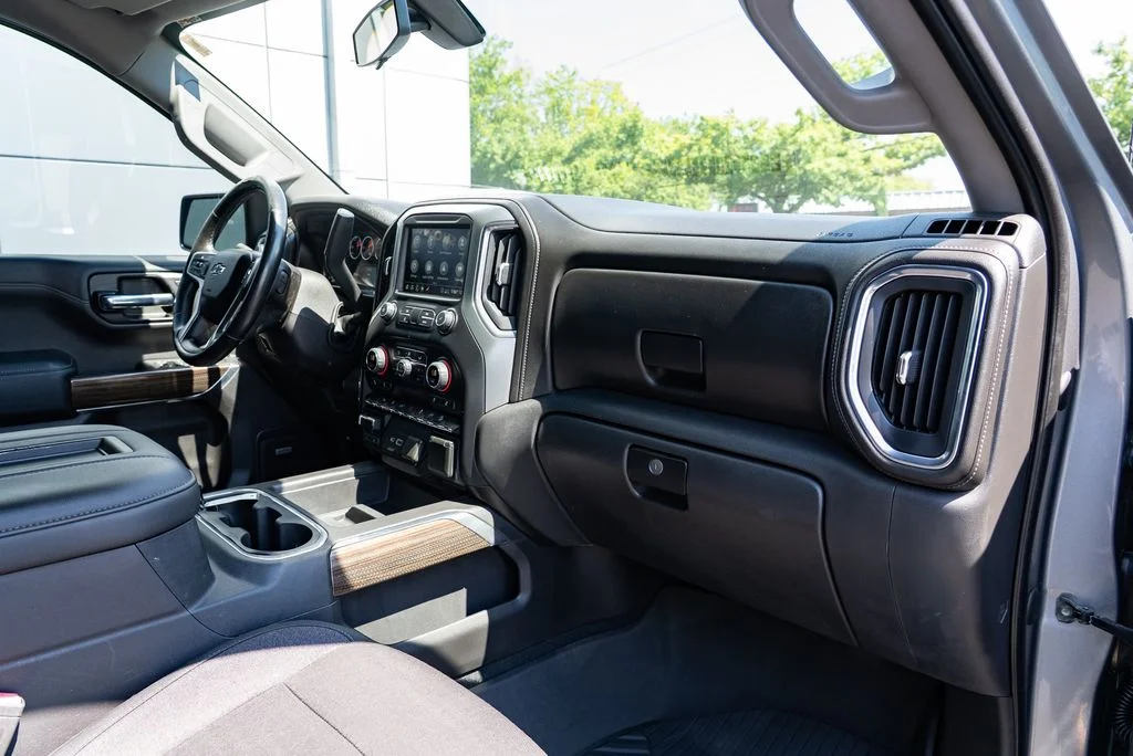 Used 2020 Gray Chevrolet RST image 27