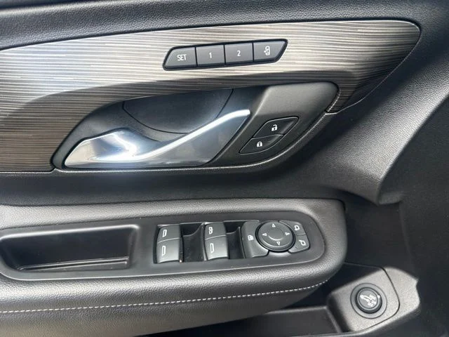 Used 2023 Silver GMC SLT image 10