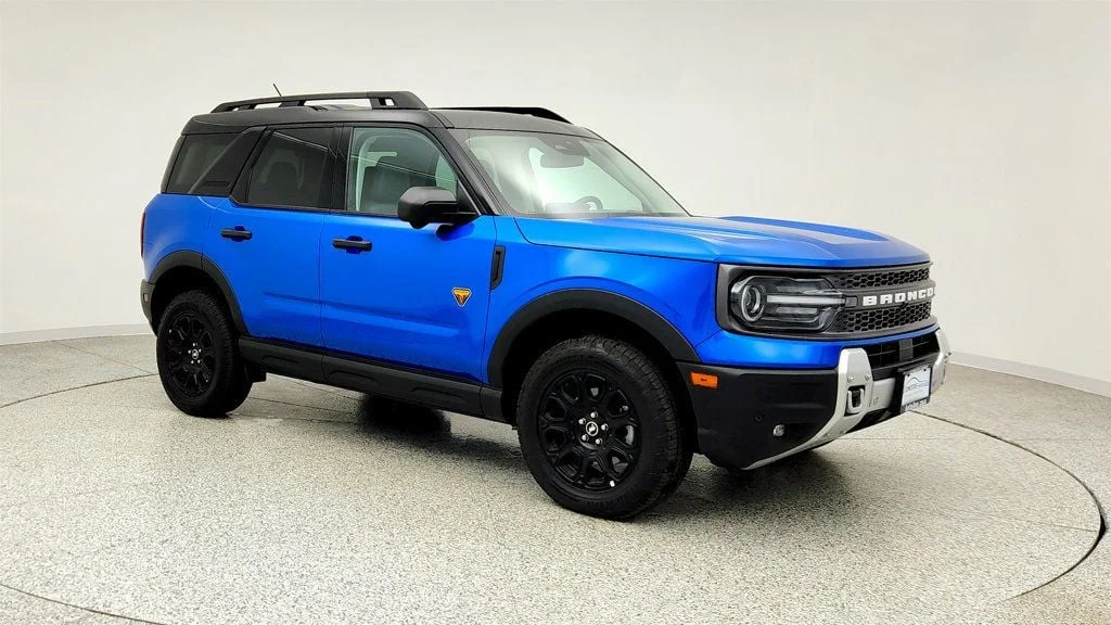 Used 2025 Velocity Blue Metallic Ford Badlands 4x4 image 3