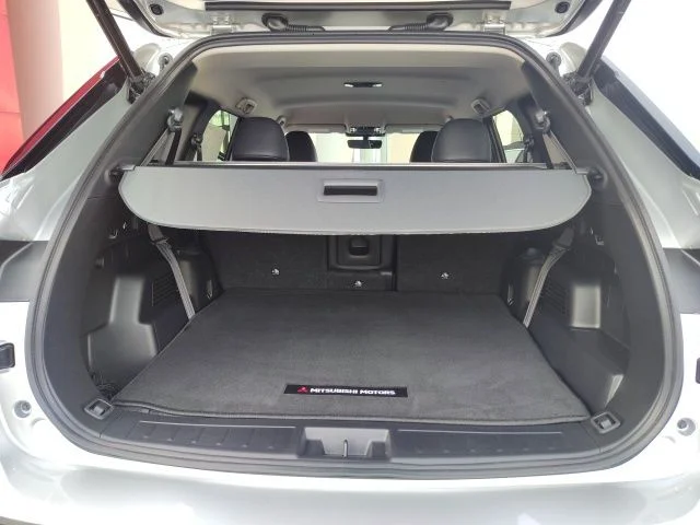 New 2026 Gray Mitsubishi SE image 33