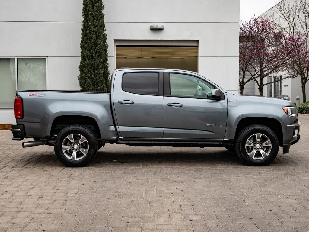 Used 2019 Satin Steel Metallic Chevrolet Z71 image 11