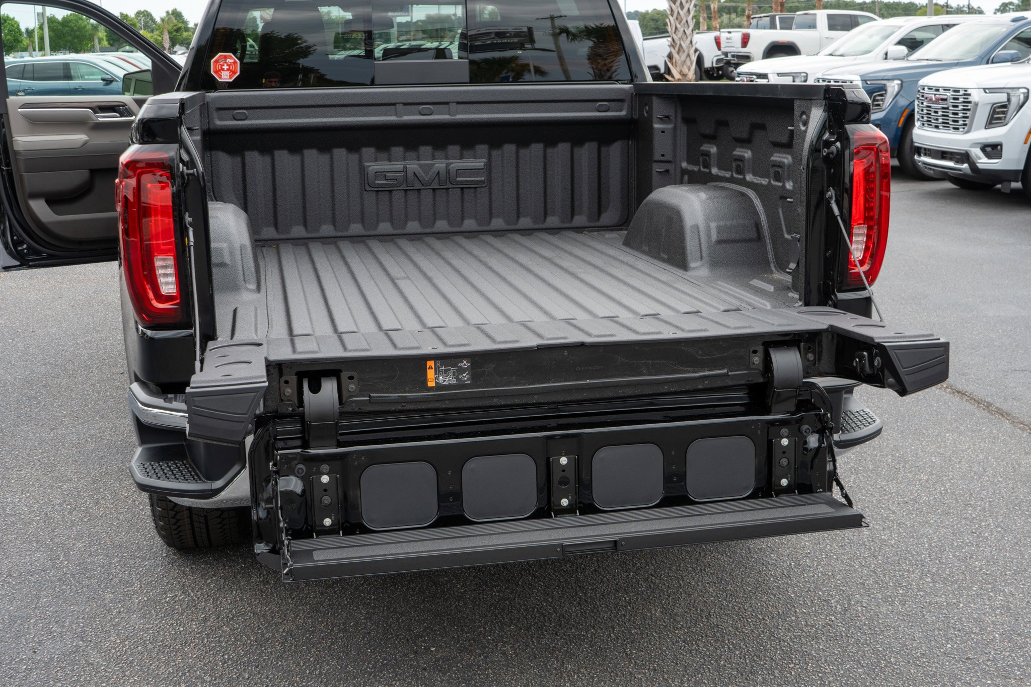 2026 GMC Sierra 1500 SLT - Photo 31