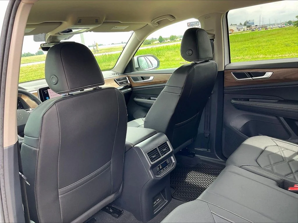New 2026 White Volkswagen 2.0T SE image 25