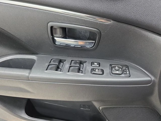 Used 2024 Gray Mitsubishi 2.0 ES image 28