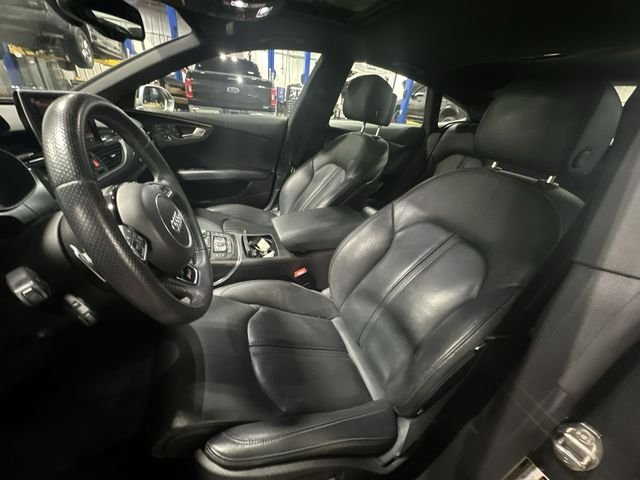 Used 2014  Audi 4.0T Prestige image 17