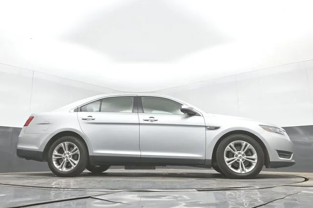 Used 2013 Ingot Silver Ford SEL image 33