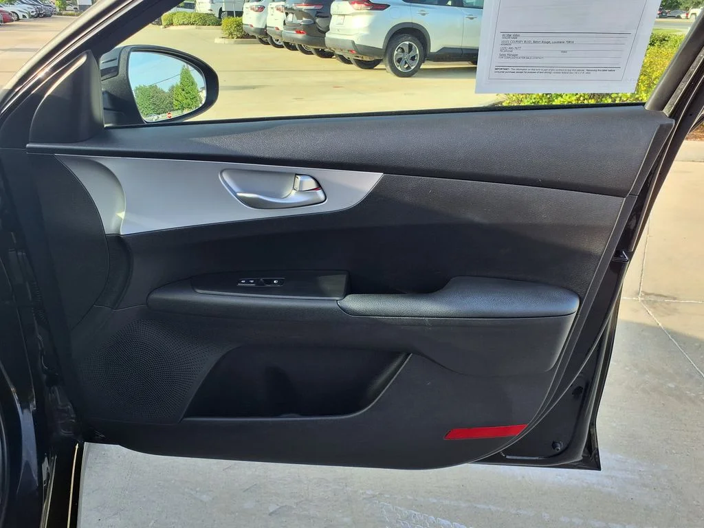 Used 2024 Black Kia LXS image 30
