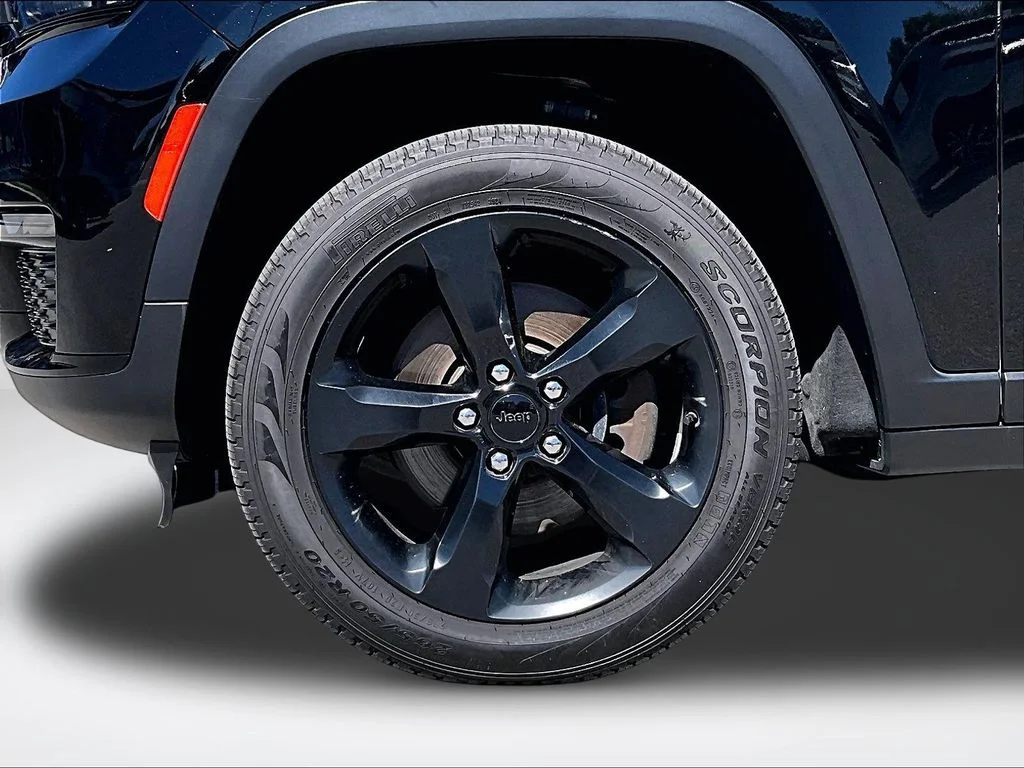 Used 2023 Black Jeep Limited image 10