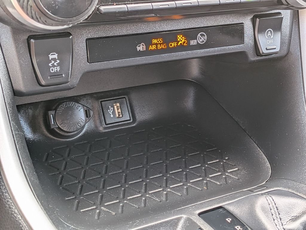 2023 Toyota RAV4 LE - Photo 24