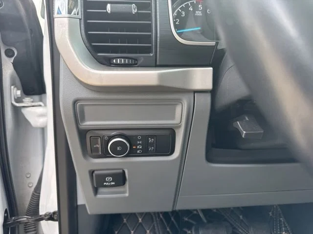 Used 2021 Oxford White Ford XLT image 24