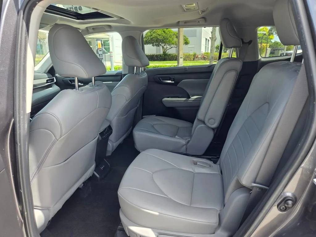 Used 2022 Magnetic Gray Metallic Toyota Hybrid XLE image 25