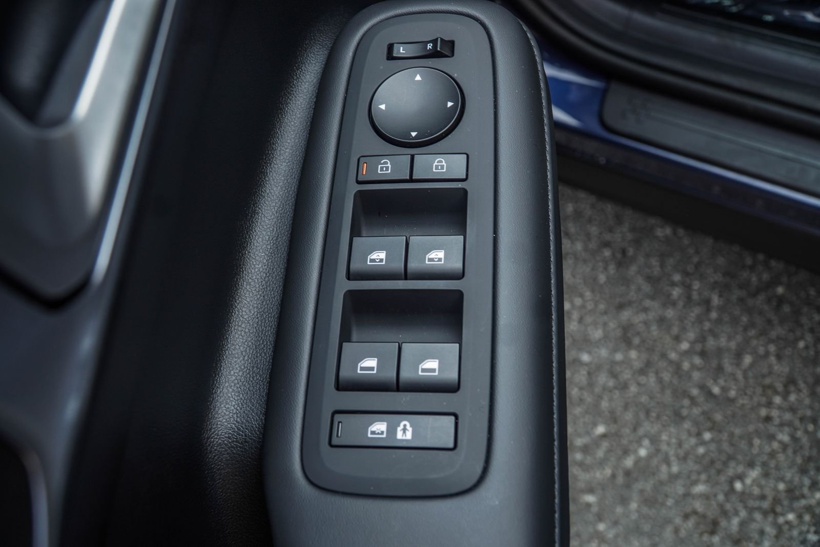 Used 2026 Blue Hyundai SEL image 32