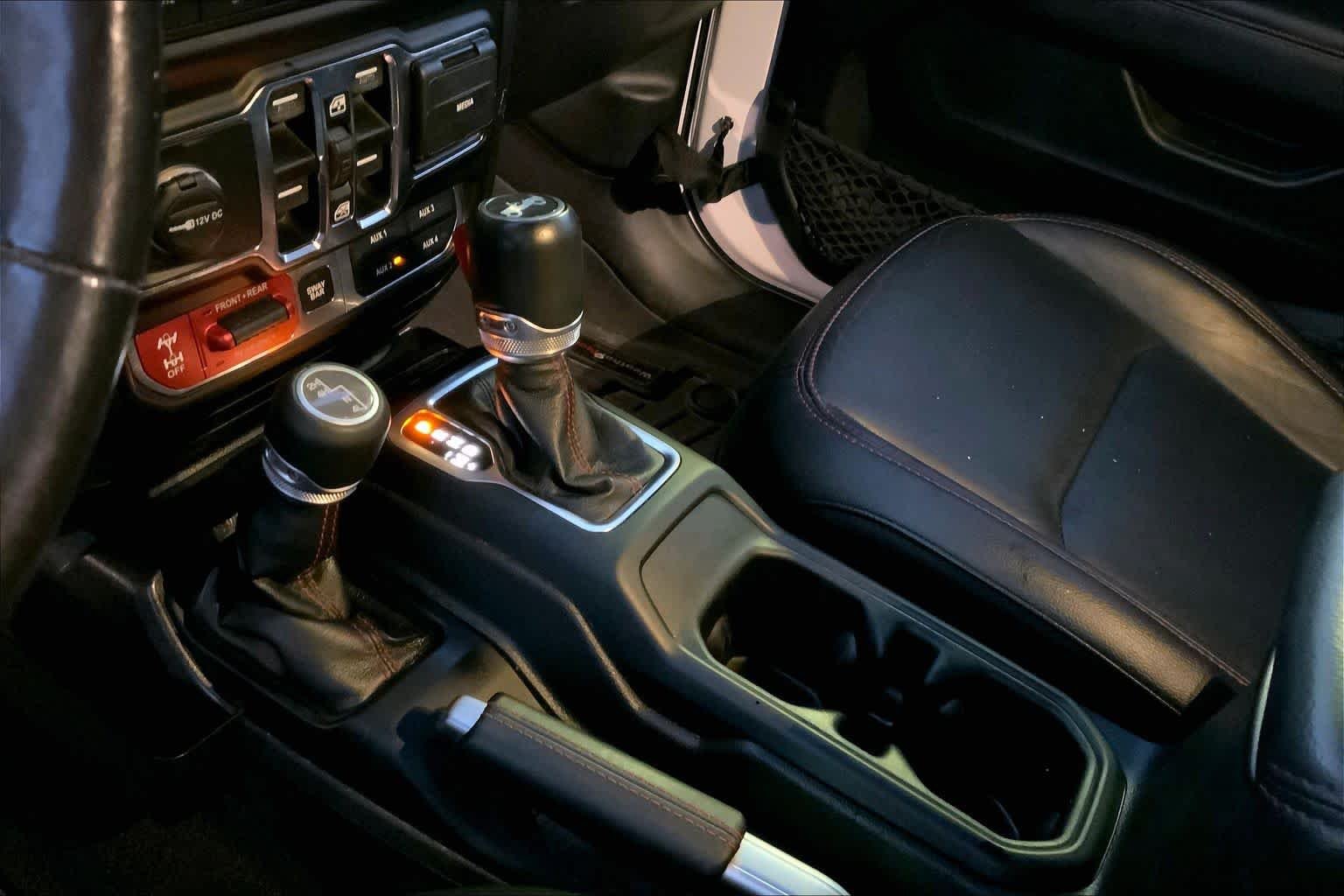 Used 2019 Bright White Clearcoat Jeep Rubicon image 14