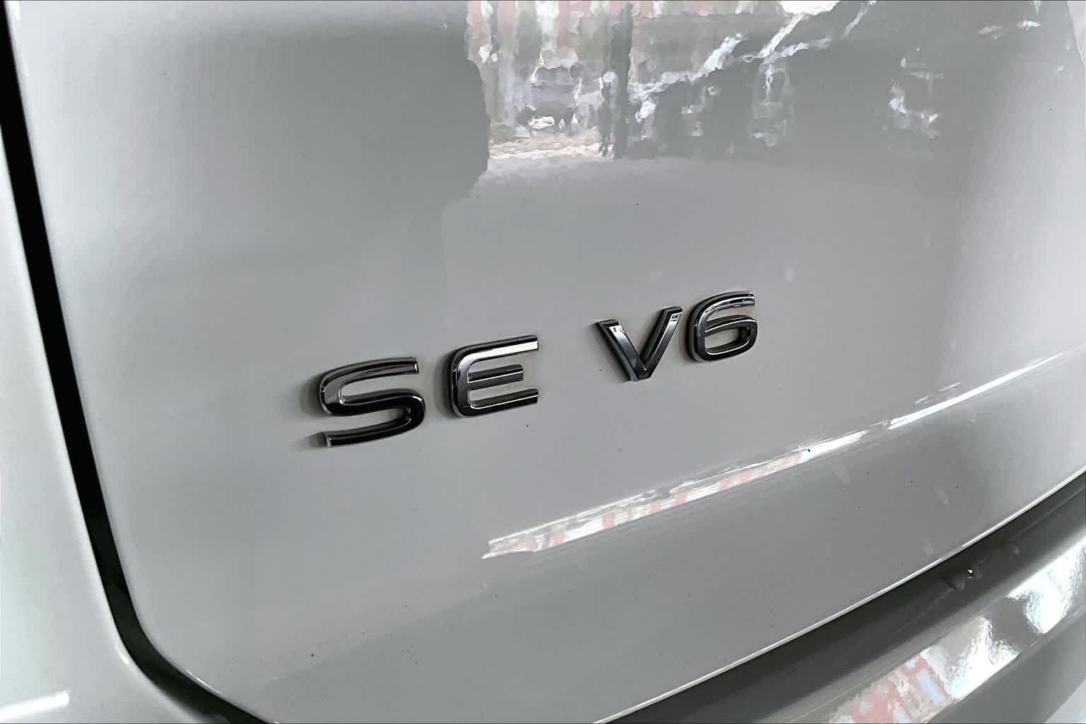 Used 2020 Pure White Volkswagen 3.6L V6 SE w/Technology image 9