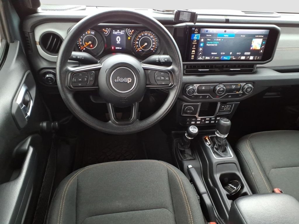 Used 2024 Anvil Clearcoat Jeep Sport image 9