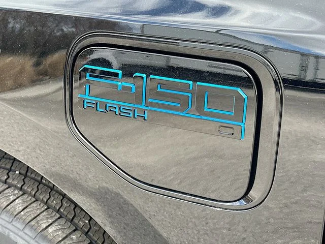 New 2025 Black Metallic Ford Flash image 19