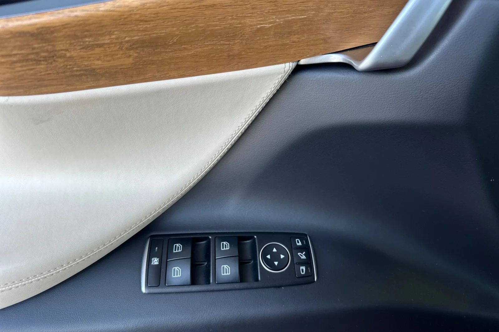 2021 Tesla Model X Long Range Plus - Photo 10