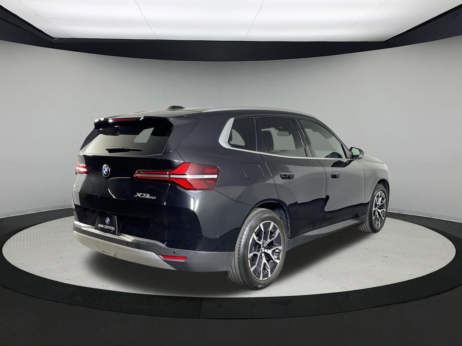 Used 2025 BLACK SAPPHIRE BMW 30 xDrive image 5