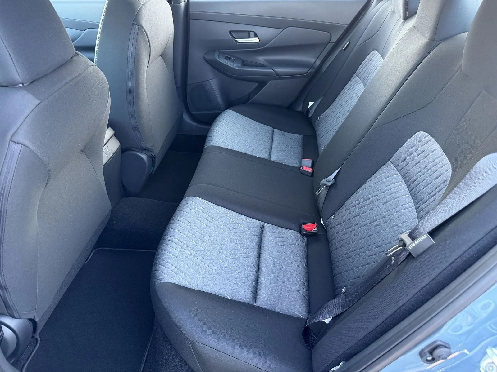 New 2027 Atlantic Gray Metallic Nissan SV image 25
