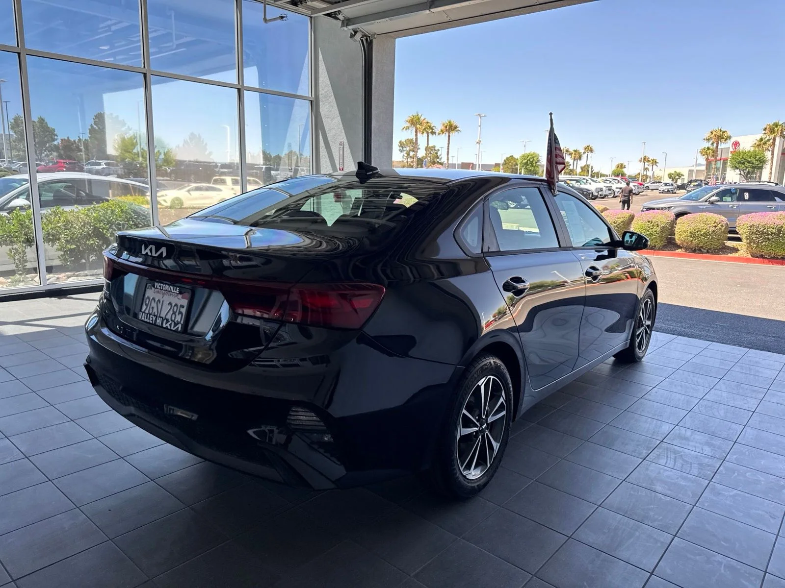 Used 2023 Aurora Black Pearl Kia LXS image 5
