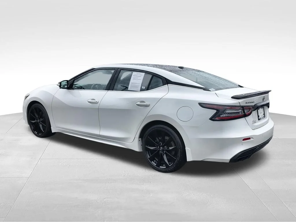 Used 2023 White Nissan SR image 7